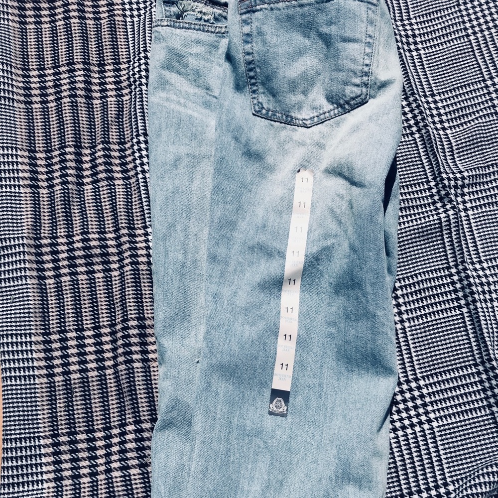 American Rag Ripped Cuffed Jeans - Picture 4 of 5
